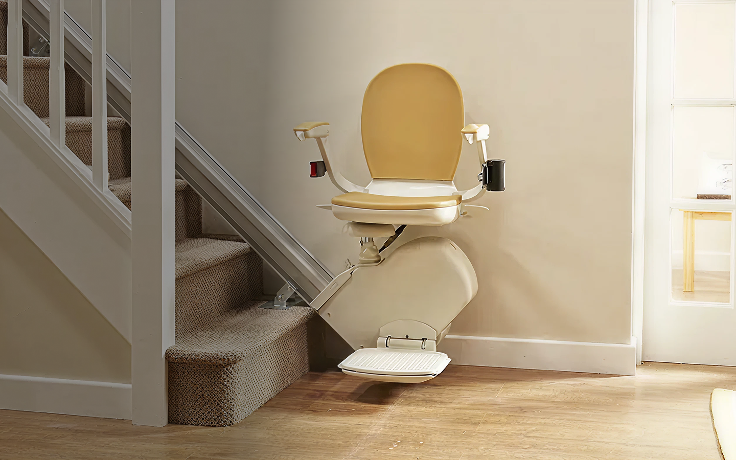 Monte-escalier installé dans une maison